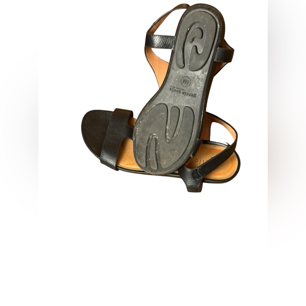 Gentle Souls by Kenneth Cole Signature Lark T-Strap Black Leather Sandal 6 - Picture 6 of 11